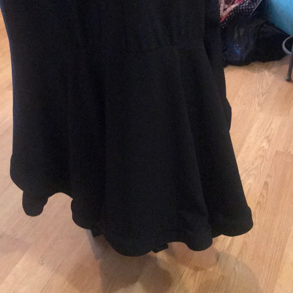 💰SOLD 💰3/$30 Sale 😃 Black Dress - Picture 3 of 4
